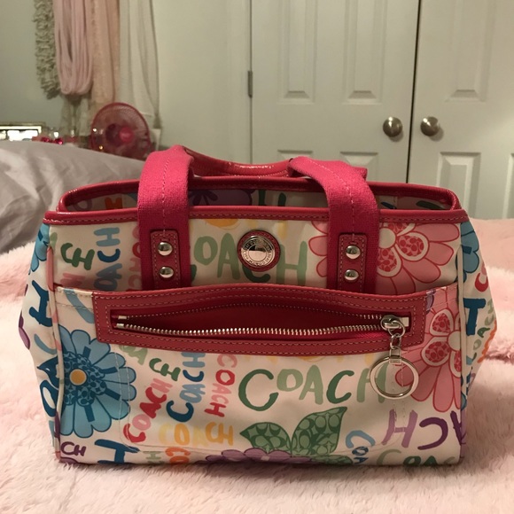 Coach Handbags - 👛💛 COACH BAG~ ADORABLE MULTICOLOR 💛👛